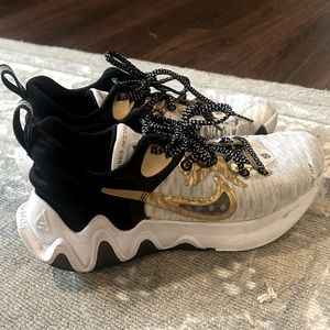 Nike gianni’s immortality basketball shoes men’s size 7 women’s size 8.5!